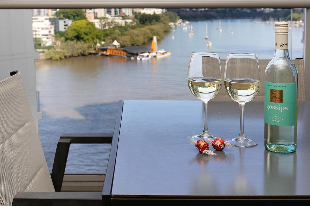 Amazing River View - 3 Bedroom Apartment - Brisbane Cbd - Netflix - Fast Wifi - Carpark Eksteriør bilde